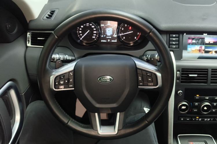 Used Land Rover Discovery Sport 2019 240 PS SE Version China VI Standard Steering Wheel