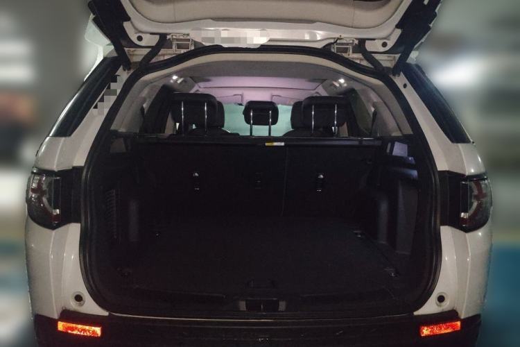 Used Land Rover Discovery Sport 2019 240 PS SE Version China VI Standard Trunk