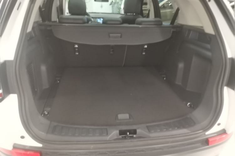 Used Land Rover Discovery Sport 2019 240 PS SE Version China VI Standard Trunk