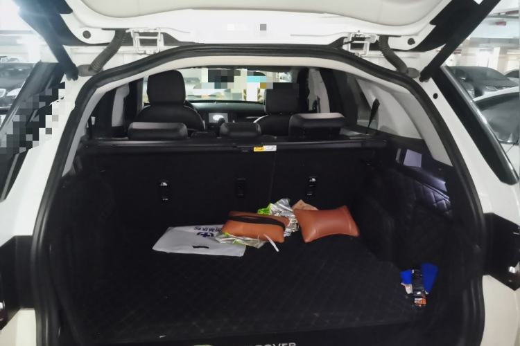 Used Land Rover Discovery Sport 2019 240 PS SE Version China VI Standard Trunk