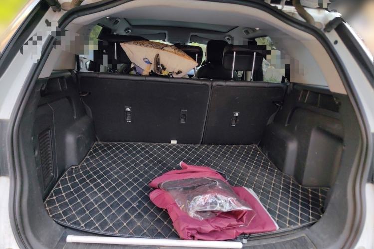 Used Land Rover Discovery Sport 2019 240 PS SE Version China VI Standard Trunk