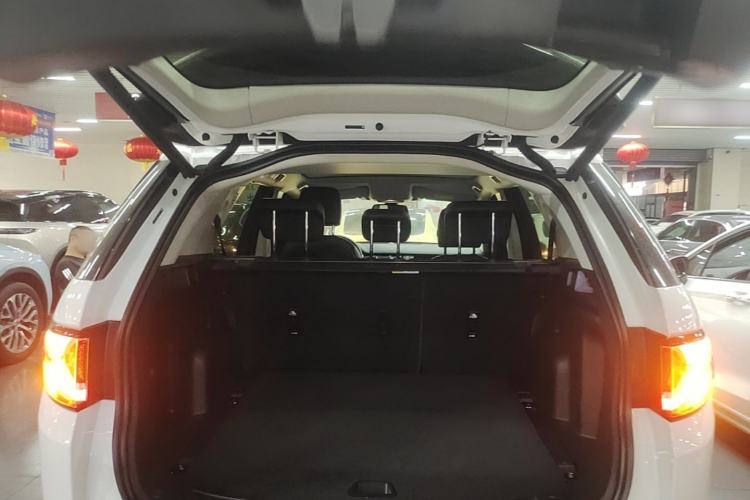 Used Land Rover Discovery Sport 2019 240 PS SE Version China VI Standard Trunk