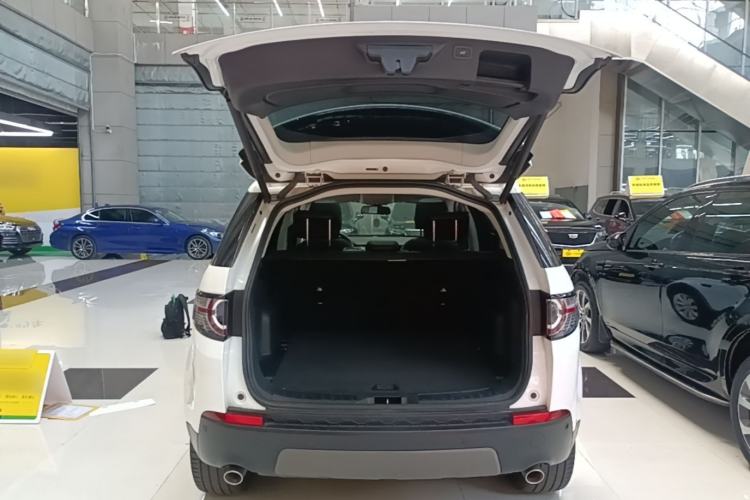 Used Land Rover Discovery Sport 2019 240 PS SE Version China VI Standard Trunk