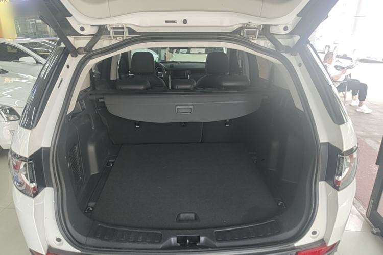Used Land Rover Discovery Sport 2019 240 PS SE Version China VI Standard Trunk