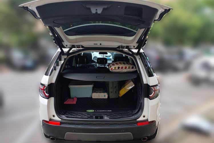 Used Land Rover Discovery Sport 2019 240 PS SE Version China VI Standard Trunk