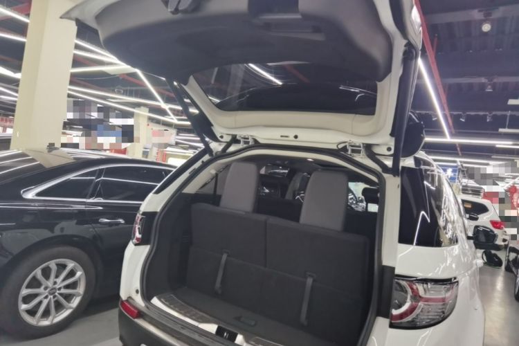 Used Land Rover Discovery Sport 2019 240 PS HSE Version China VI Standard Trunk
