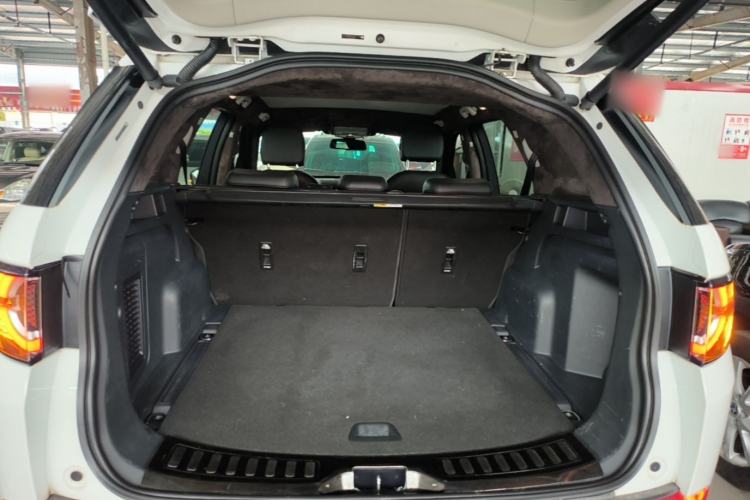 Used Land Rover Discovery Sport 2019 240 PS SE Version China VI Standard Trunk