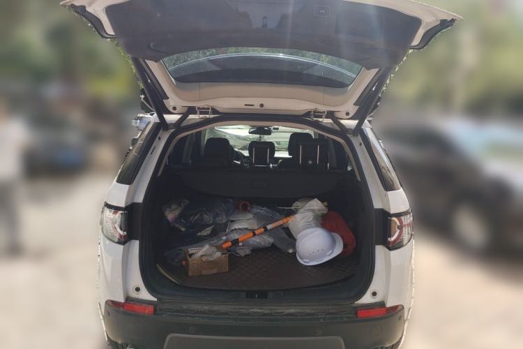 Used Land Rover Discovery Sport 2019 240 PS SE Version China VI Standard Trunk