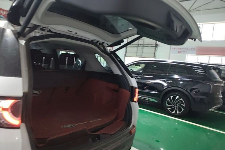 Used Land Rover Discovery Sport 2019 240 PS SE Version China VI Standard Trunk