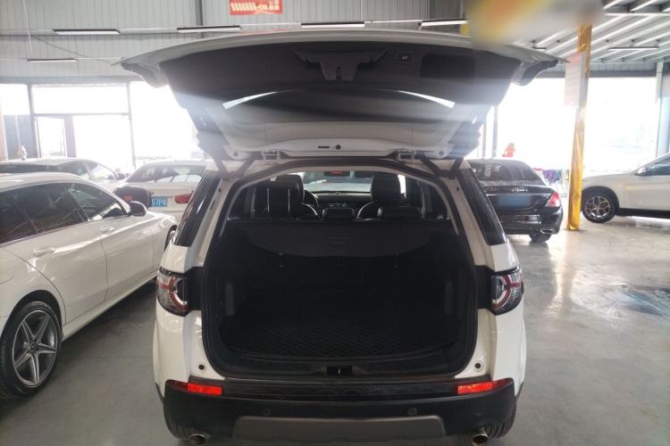 Used Land Rover Discovery Sport 2019 240 PS SE Version China VI Standard Trunk