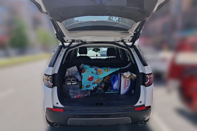 Used Land Rover Discovery Sport 2019 240 PS SE Version China VI Standard Trunk
