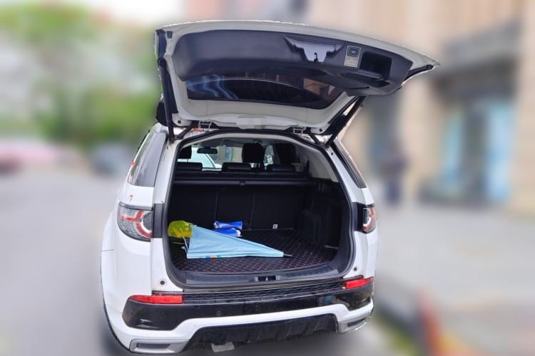 Used Land Rover Discovery Sport 2019 240 PS SE Dynamic Version China VI Standard Trunk