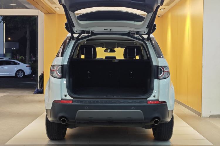 Used Land Rover Discovery Sport 2019 240 PS SE Version China VI Standard Trunk