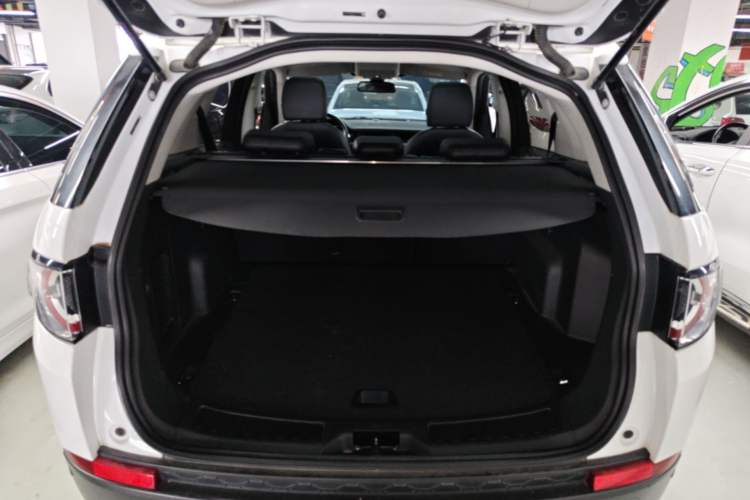 Used Land Rover Discovery Sport 2019 240 PS PURE Edition China VI Standard Trunk