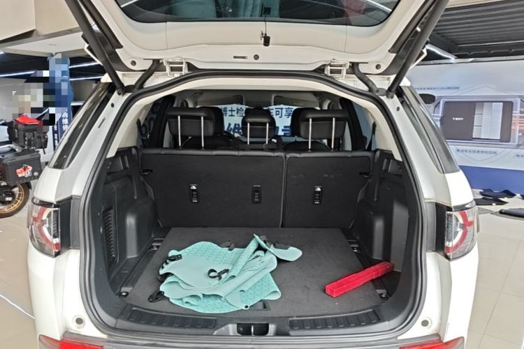 Used Land Rover Discovery Sport 2019 240 PS SE Version China VI Standard Trunk