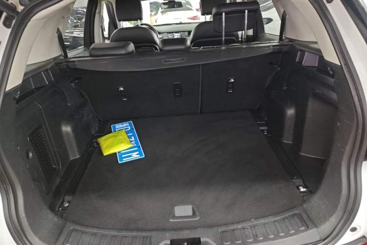 Used Land Rover Discovery Sport 2019 200PS PURE Edition China VI Standard Trunk