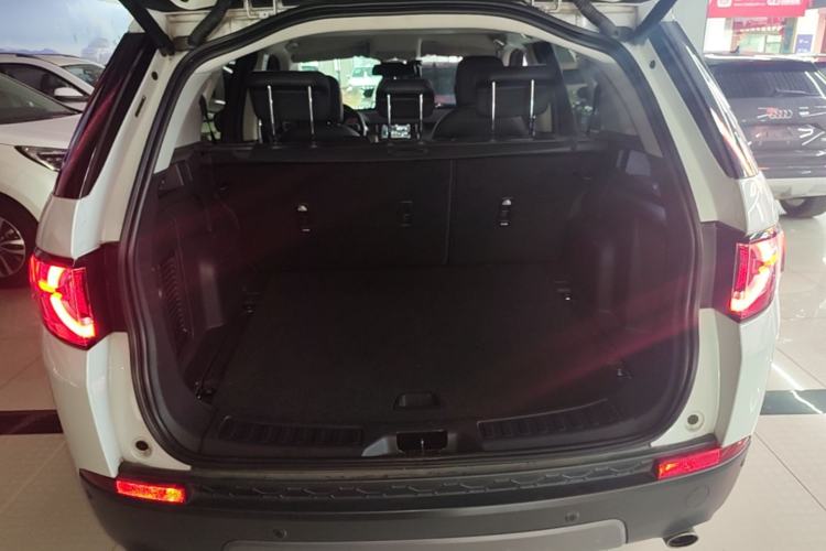 Used Land Rover Discovery Sport 2019 240 PS SE Version China VI Standard Trunk