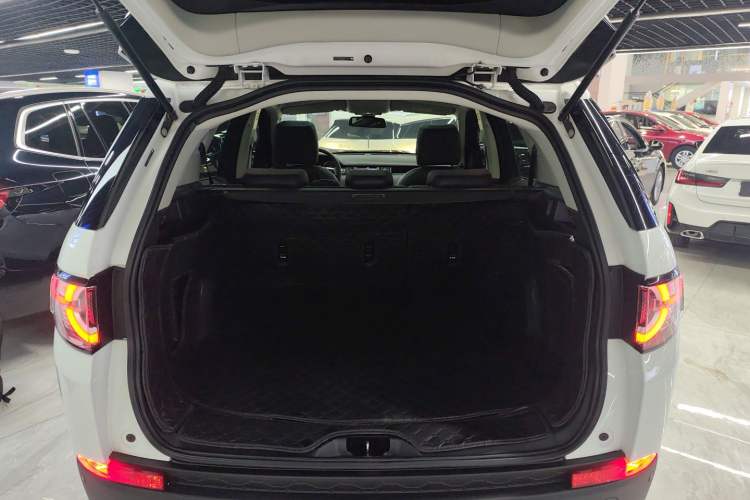 Used Land Rover Discovery Sport 2019 200PS PURE Edition China VI Standard Trunk