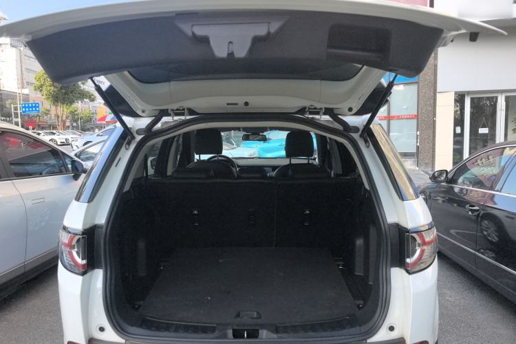 Used Land Rover Discovery Sport 2019 240 PS PURE Edition China V Standard Trunk