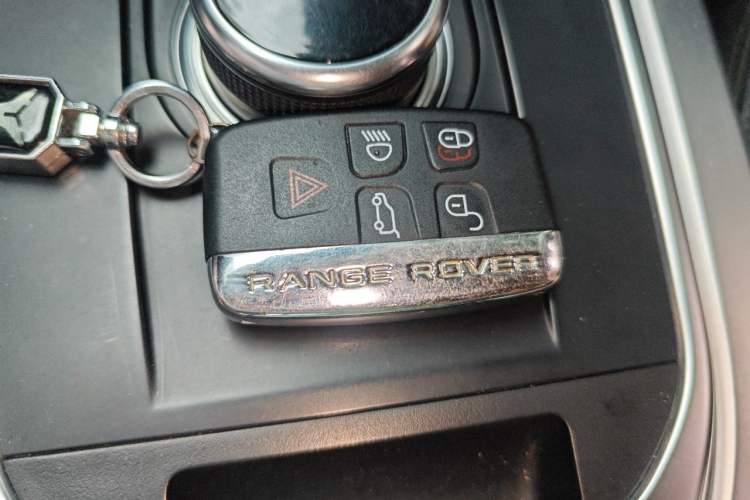 Used Land Rover Discovery Sport 2019 240 PS SE Version China VI Standard Vehicle Key