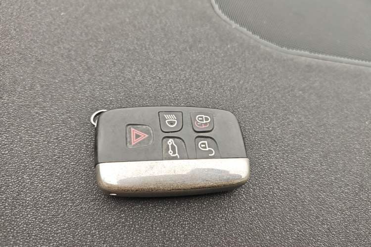 Used Land Rover Discovery Sport 2019 240 PS SE Version China VI Standard Vehicle Key