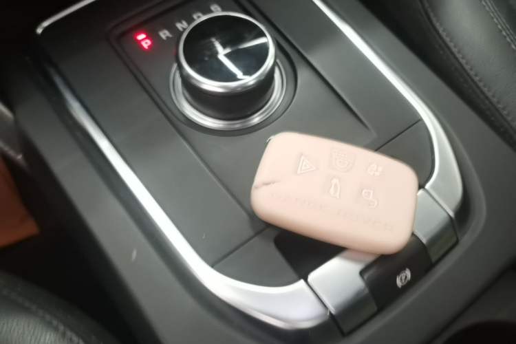 Used Land Rover Discovery Sport 2019 240 PS SE Version China VI Standard Vehicle Key
