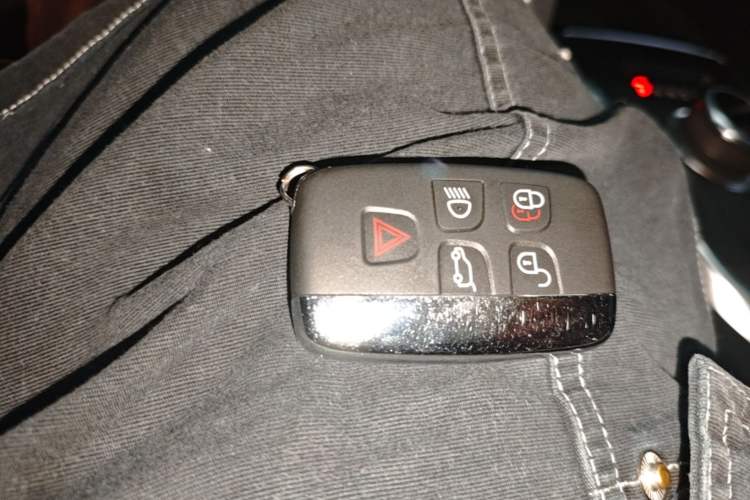 Used Land Rover Discovery Sport 2019 240 PS HSE Version China VI Standard Vehicle Key
