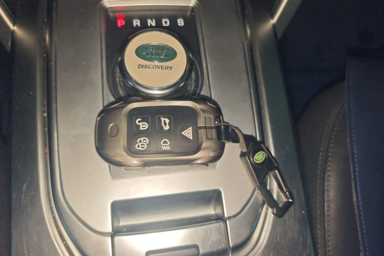 Used Land Rover Discovery Sport 2019 240 PS SE Version China VI Standard Vehicle Key
