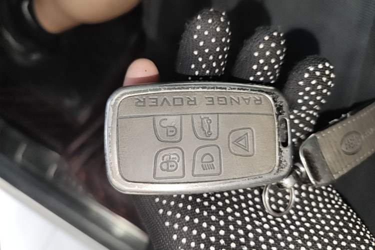 Used Land Rover Discovery Sport 2019 240 PS SE Dynamic Version China VI Standard Vehicle Key