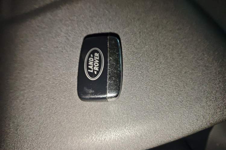 Used Land Rover Discovery Sport 2019 240 PS PURE Edition China VI Standard Vehicle Key