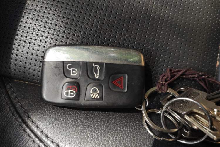 Used Land Rover Discovery Sport 2019 240 PS HSE Version China VI Standard Vehicle Key