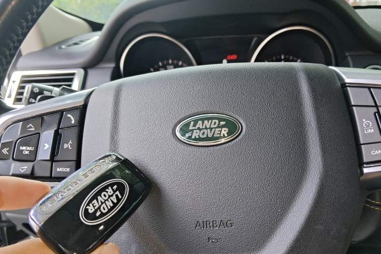 Used Land Rover Discovery Sport 2019 240 PS HSE LUXURY Edition China V Standard Vehicle Key