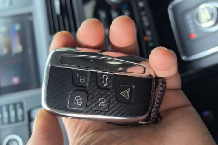 Used Land Rover Discovery Sport 2019 240 PS PURE Edition China V Standard Vehicle Key