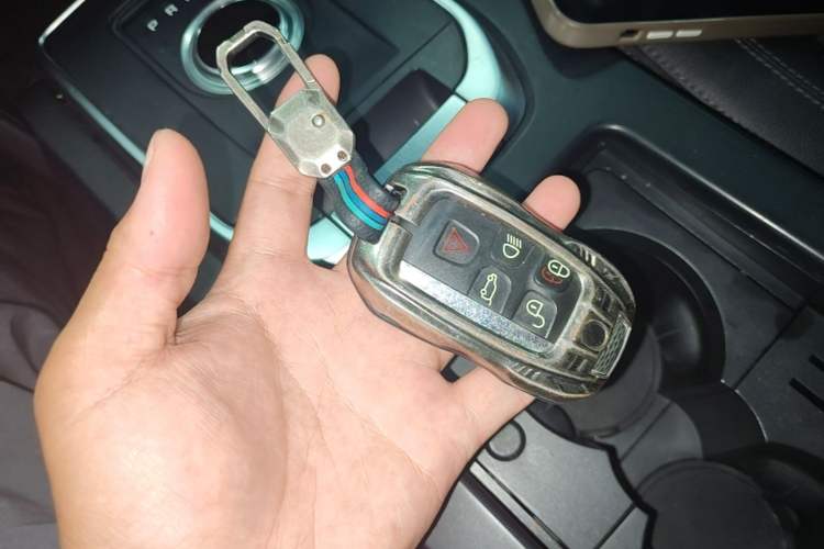 Used Land Rover Discovery Sport 2019 240 PS PURE Edition China V Standard Vehicle Key