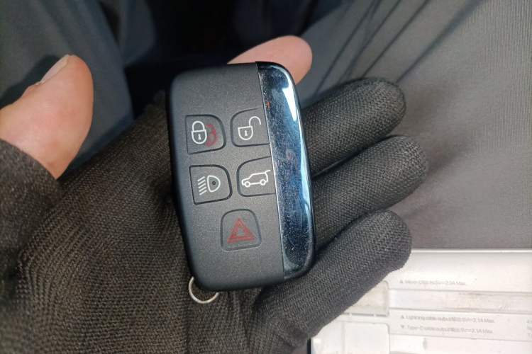 Used Land Rover Discovery Sport 2019 240 PS SE Version China V Standard Vehicle Key