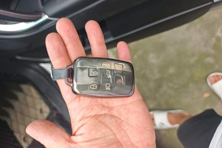 Used Land Rover Discovery Sport 2019 240 PS SE Dynamic Version China V Standard Vehicle Key