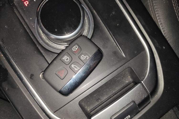Used Land Rover Discovery Sport 2019 240 PS PURE Edition China V Standard Vehicle Key