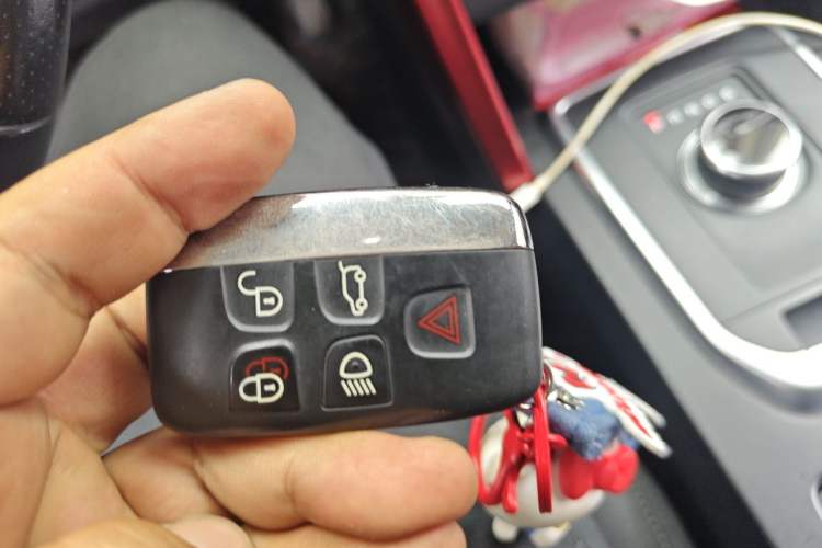 Used Land Rover Discovery Sport 2019 240 PS SE Dynamic Version China V Standard Vehicle Key