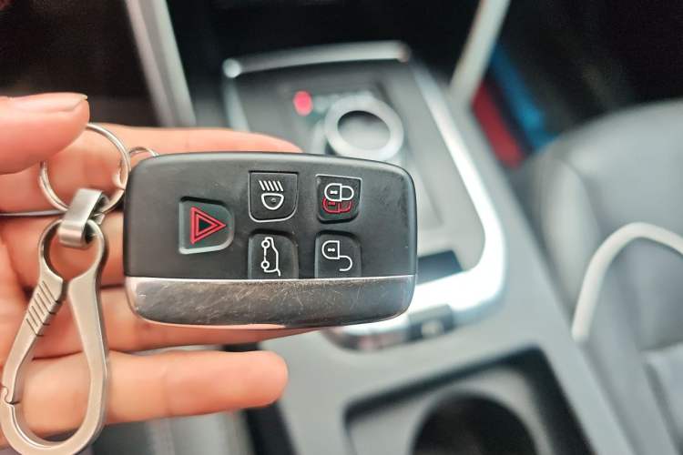 Used Land Rover Discovery Sport 2019 240 PS SE Version China VI Standard Vehicle Key