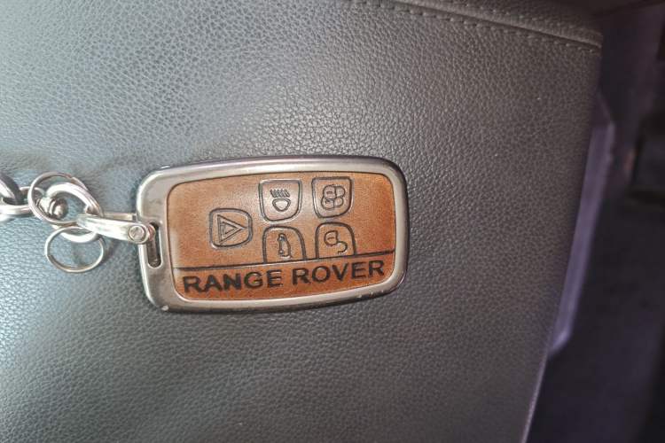 Used Land Rover Discovery Sport 2019 240 PS SE Version China VI Standard Vehicle Key