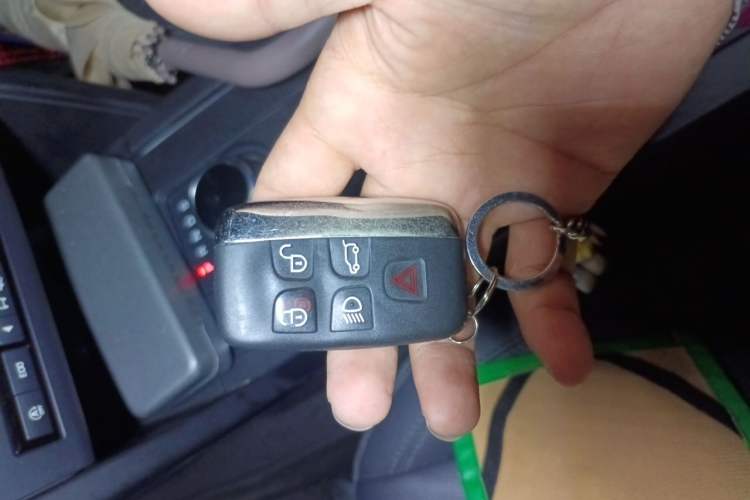 Used Land Rover Discovery Sport 2019 200PS PURE Edition China VI Standard Vehicle Key