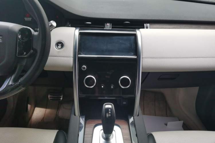 Used Land Rover Discovery Sport 2020 249 PS R-Dynamic Performance Edition Audio And AC Panel