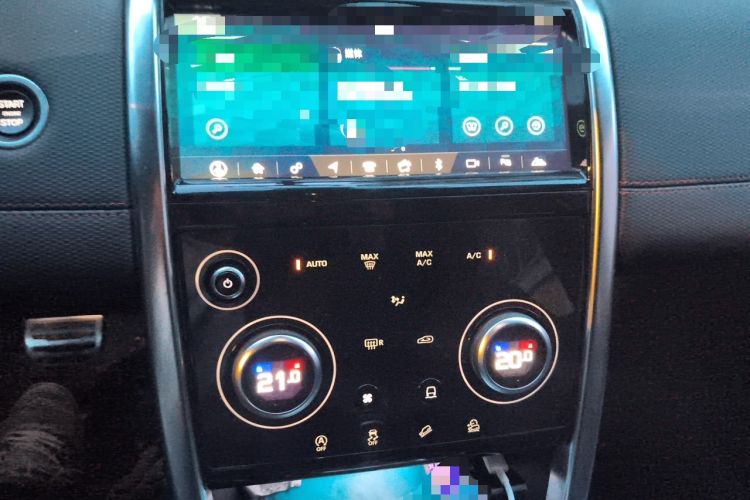 Used Land Rover Discovery Sport 2020 249 PS R-Dynamic Performance Edition Audio And AC Panel