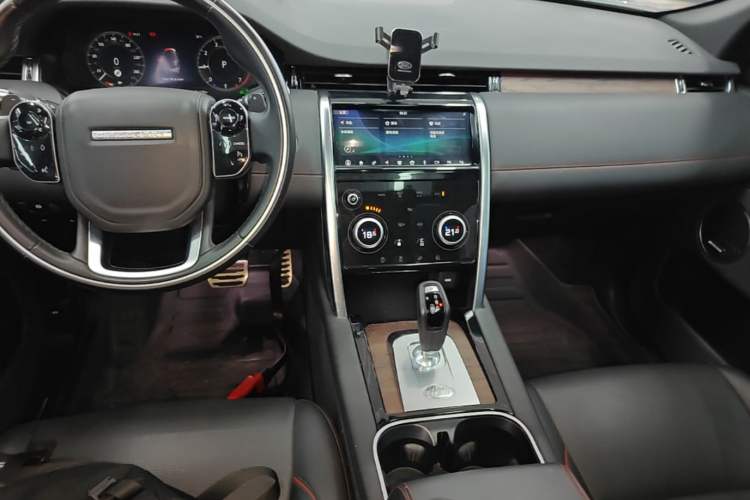 Used Land Rover Discovery Sport 2020 249 PS R-Dynamic Performance Tech Edition 7 Seats Audio And AC Panel