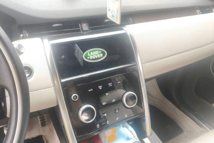 Used Land Rover Discovery Sport 2020 249 PS R-Dynamic Performance Tech Edition 5 Seats Audio And AC Panel