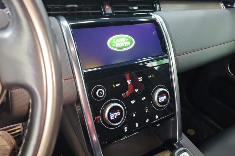 Used Land Rover Discovery Sport 2020 249 PS R-Dynamic Performance Edition Audio And AC Panel