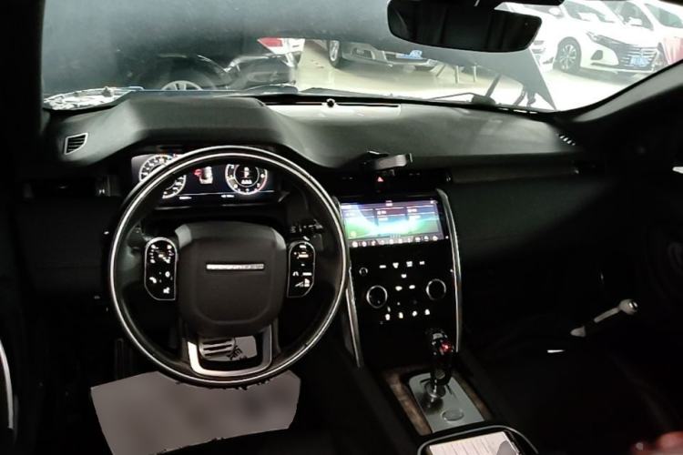 Used Land Rover Discovery Sport 2020 249 PS R-Dynamic Performance Edition Center Console