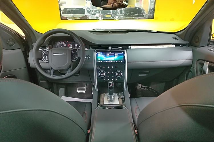 Used Land Rover Discovery Sport 2020 249 PS R-Dynamic Performance Edition Center Console