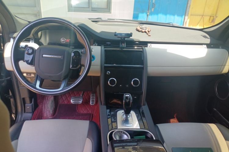 Used Land Rover Discovery Sport 2020 249 PS R-Dynamic Performance Edition Center Console