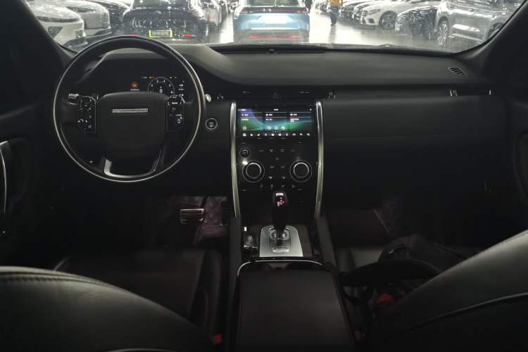 Used Land Rover Discovery Sport 2020 249 PS R-Dynamic Performance Tech Edition 7 Seats Center Console